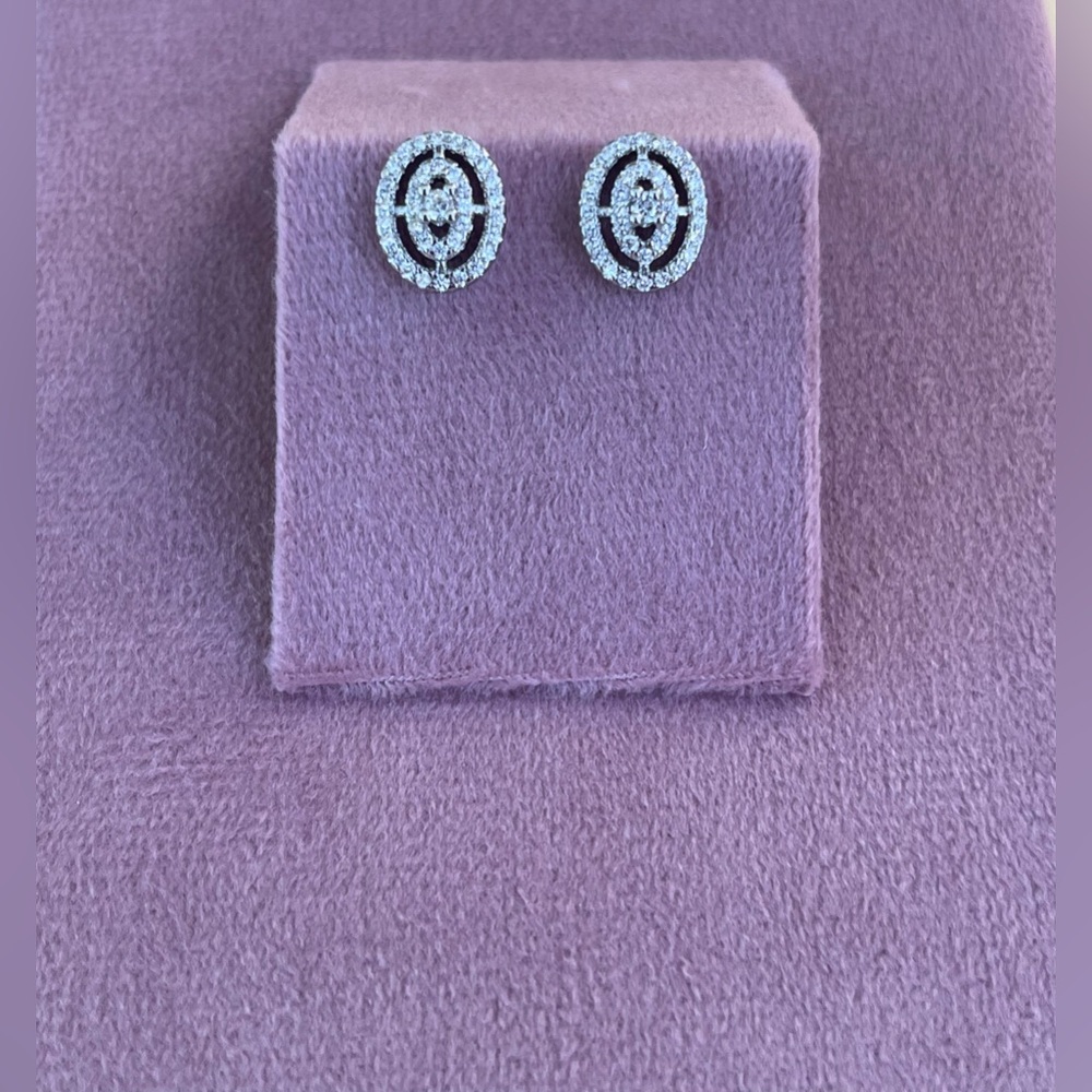 GIA - Picture 2 of 8